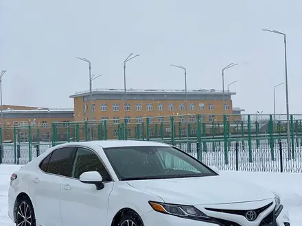 Toyota Camry 2020 года за 12 850 000 тг. в Уральск