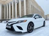 Toyota Camry 2020 года за 12 850 000 тг. в Уральск – фото 4