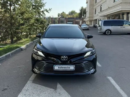 Toyota Camry 2019 года за 16 500 000 тг. в Алматы – фото 11