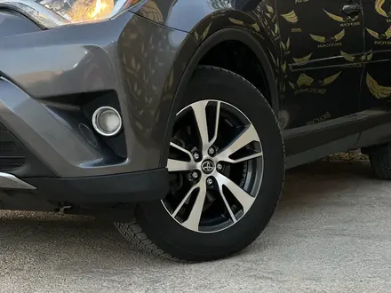 Toyota RAV4 2018 года за 12 500 000 тг. в Актау – фото 3