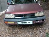 Volkswagen Golf 1993 года за 600 000 тг. в Семей