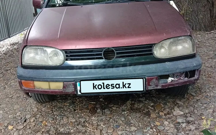 Volkswagen Golf 1993 года за 600 000 тг. в Семей