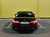 BMW 740 2011 года за 4 600 000 тг. в Уральск – фото 2