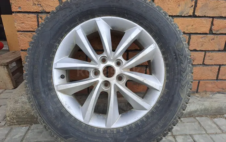 Диск с шиной за 35 000 тг. в Актобе