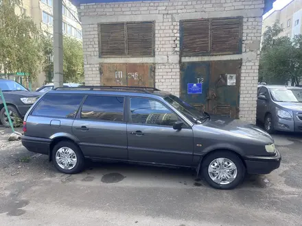 Volkswagen Passat 1995 года за 2 300 000 тг. в Петропавловск – фото 2