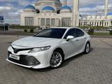 Toyota Camry 2019 годаүшін13 500 000 тг. в Астана – фото 2
