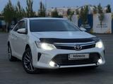 Toyota Camry 2016 годаүшін11 000 000 тг. в Актобе – фото 3