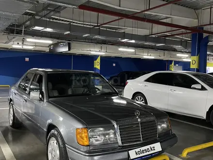 Mercedes-Benz E 200 1990 года за 1 500 000 тг. в Шымкент