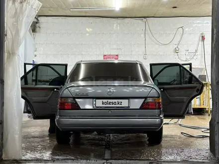 Mercedes-Benz E 200 1990 года за 1 500 000 тг. в Шымкент – фото 9