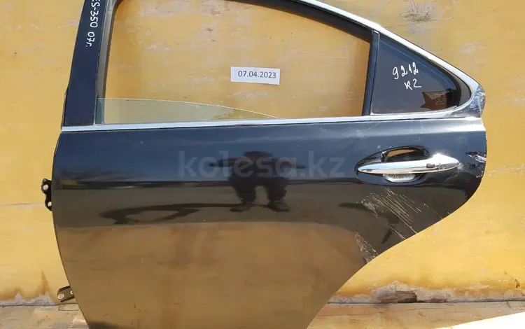 ДВЕРЬ ЗАДНЯЯ ЛЕВАЯ (ЧЕРНАЯ) за 55 000 тг. в Алматы