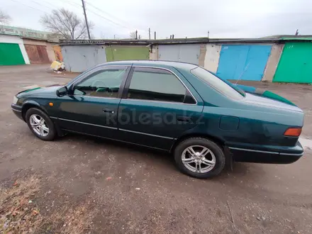 Toyota Camry 1997 года за 3 400 000 тг. в Экибастуз – фото 4