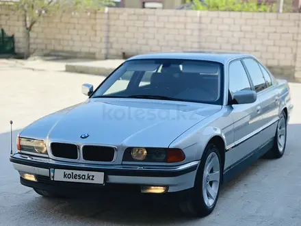 BMW 740 1998 года за 8 000 000 тг. в Жанаозен