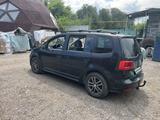 Volkswagen Touran 2010 года за 4 200 000 тг. в Алматы – фото 3