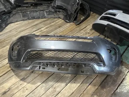 Бампер передний Land Rover Discovery за 120 000 тг. в Караганда