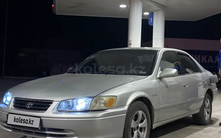 Toyota Camry 2001 годаfor3 850 000 тг. в Караганда