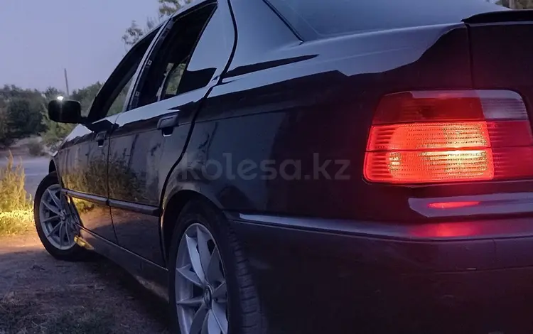 BMW 320 1992 года за 2 000 000 тг. в Шымкент