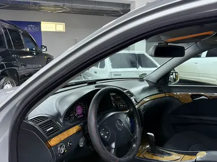 Mercedes-Benz E 280 2002 года за 5 000 000 тг. в Шымкент – фото 13