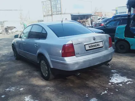 Volkswagen Passat 1999 года за 1 650 000 тг. в Алматы – фото 2