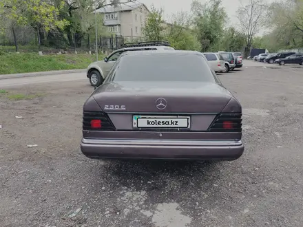 Mercedes-Benz E 230 1991 года за 1 350 000 тг. в Алматы – фото 3