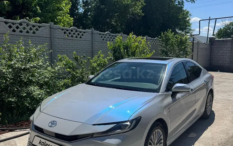 Toyota Camry 2024 года за 15 500 000 тг. в Тараз