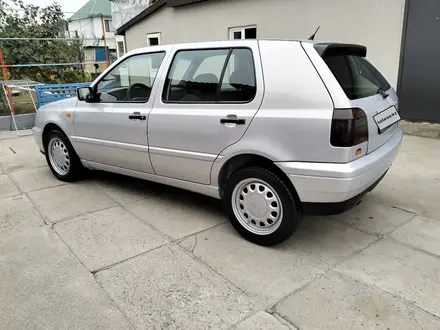 Volkswagen Golf 1997 года за 3 300 000 тг. в Алматы – фото 41