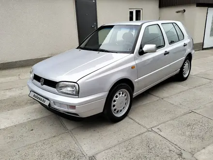 Volkswagen Golf 1997 года за 3 300 000 тг. в Алматы – фото 46