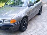 Opel Astra 1993 года за 900 000 тг. в Молодежный (Уланский р-н) – фото 2