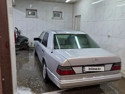 Mercedes-Benz E 230 1990 года за 1 000 000 тг. в Шымкент – фото 3