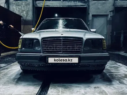 Mercedes-Benz E 220 1994 годаүшін1 200 000 тг. в Алматы