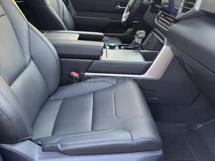 Toyota Sequoia 2023 года за 48 000 000 тг. в Алматы – фото 38