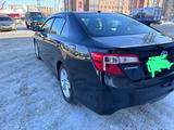 Toyota Camry 2014 годаfor9 200 000 тг. в Актобе – фото 2