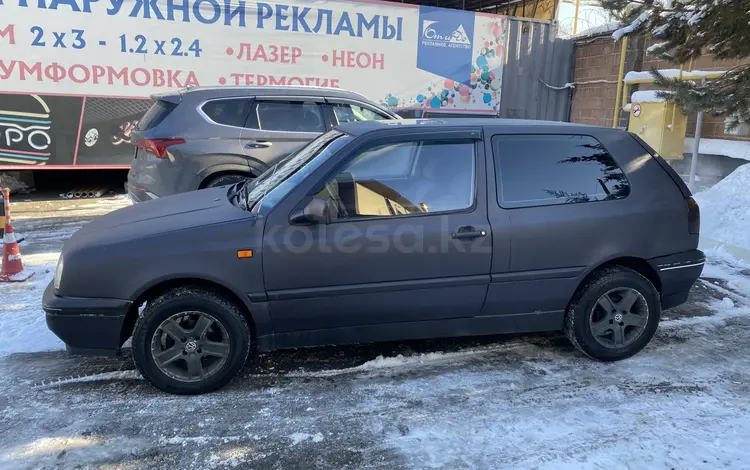 Volkswagen Golf 1993 годаүшін1 800 000 тг. в Алматы