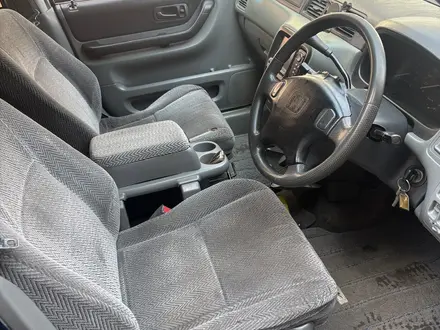 Honda CR-V 1996 года за 2 000 000 тг. в Алматы – фото 2