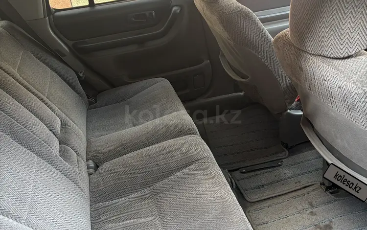 Honda CR-V 1996 годаүшін2 000 000 тг. в Алматы