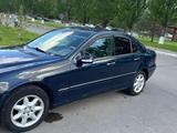 Mercedes-Benz C 240 2001 годаfor2 500 000 тг. в Караганда