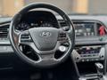 Hyundai Elantra 2017 года за 5 599 000 тг. в Уральск – фото 11