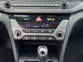 Hyundai Elantra 2017 года за 5 599 000 тг. в Уральск – фото 12