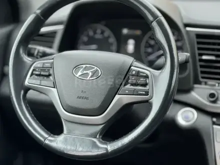 Hyundai Elantra 2017 года за 5 599 000 тг. в Уральск – фото 15