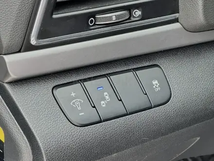 Hyundai Elantra 2017 года за 5 599 000 тг. в Уральск – фото 13