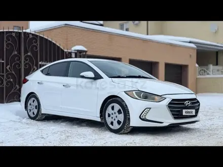 Hyundai Elantra 2017 года за 5 599 000 тг. в Уральск – фото 8