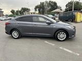 Hyundai Accent 2021 года за 8 100 000 тг. в Алматы – фото 2
