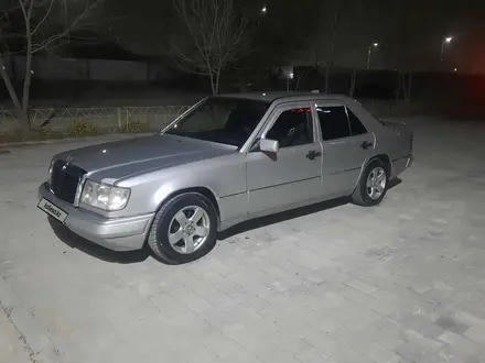 Mercedes-Benz E 200 1992 года за 1 600 000 тг. в Шымкент