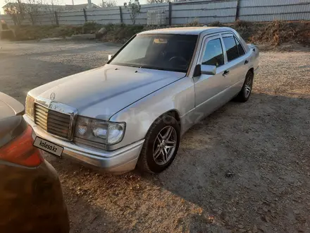 Mercedes-Benz E 200 1992 года за 1 600 000 тг. в Шымкент – фото 5
