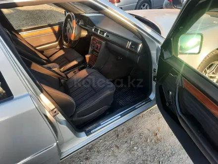 Mercedes-Benz E 200 1992 года за 1 600 000 тг. в Шымкент – фото 6