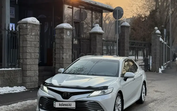 Toyota Camry 2021 года за 15 800 000 тг. в Алматы