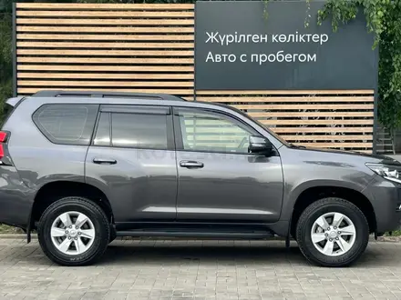 Toyota Land Cruiser Prado Comfort+ 2023 года за 25 590 000 тг. в Алматы – фото 4