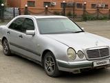 Mercedes-Benz E 200 1999 годаfor700 000 тг. в Актобе