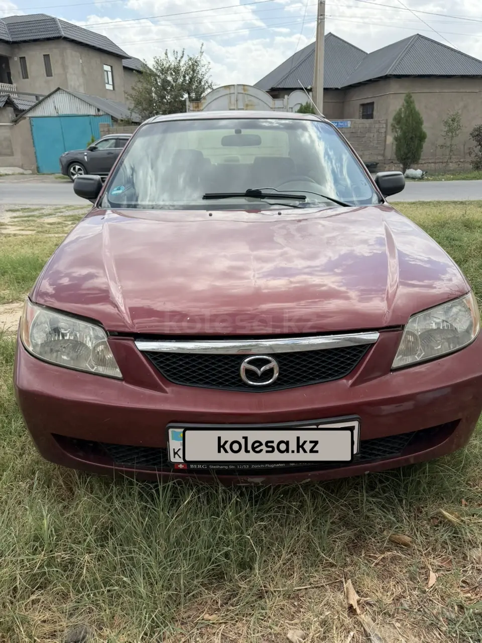 Mazda 323, 2001