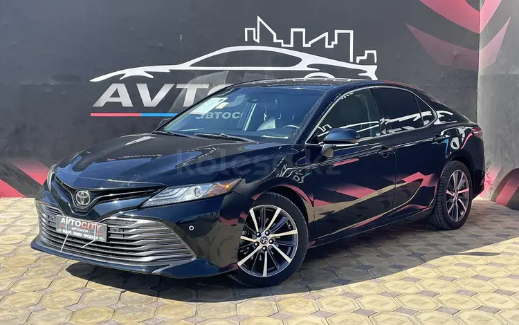 Toyota Camry 2017 года за 9 450 000 тг. в Атырау