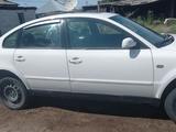 Volkswagen Passat 1998 годаfor1 600 000 тг. в Семей – фото 3